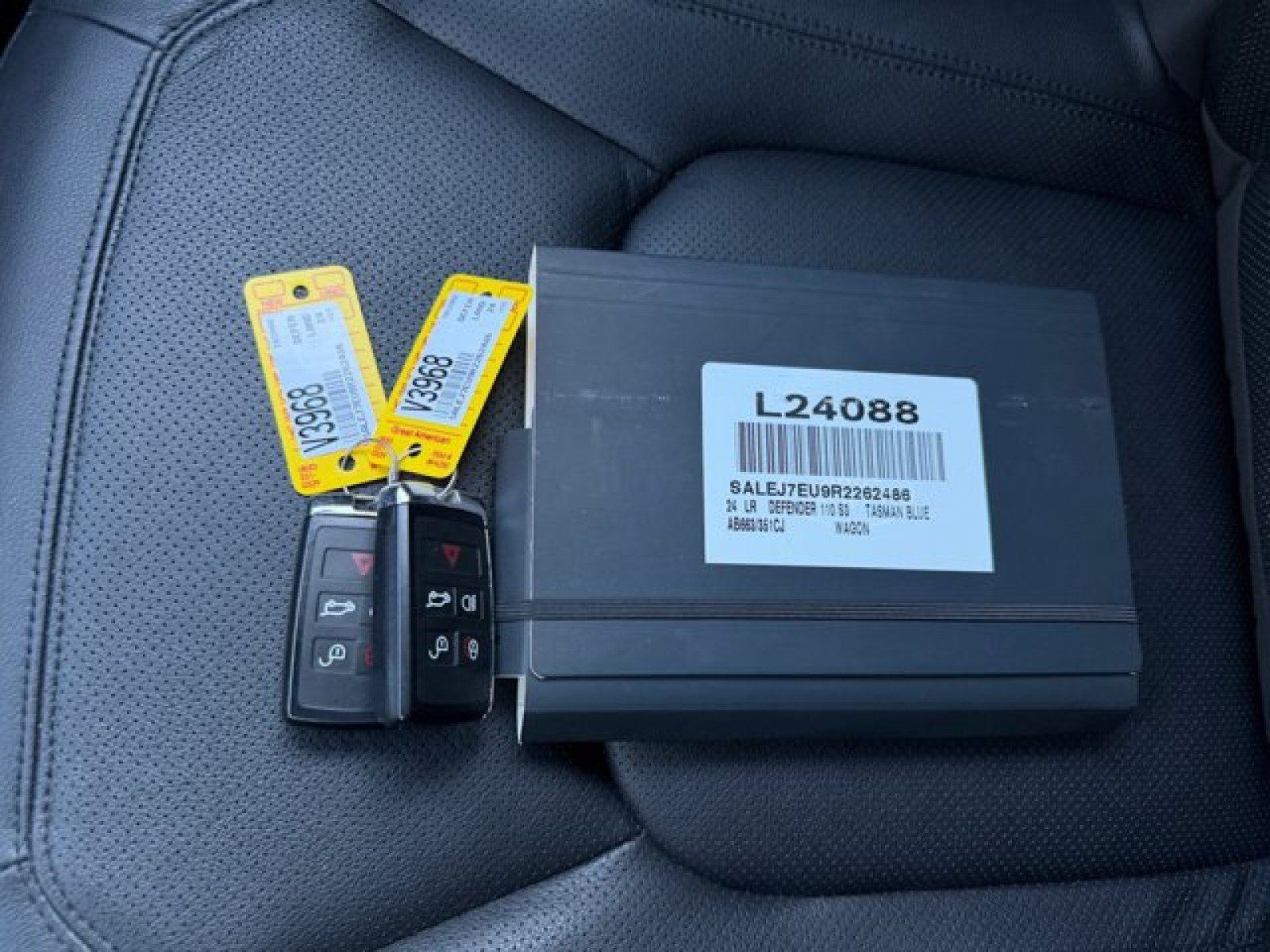Certified 2024 Land Rover Defender 110 S AWD/4WD image 21