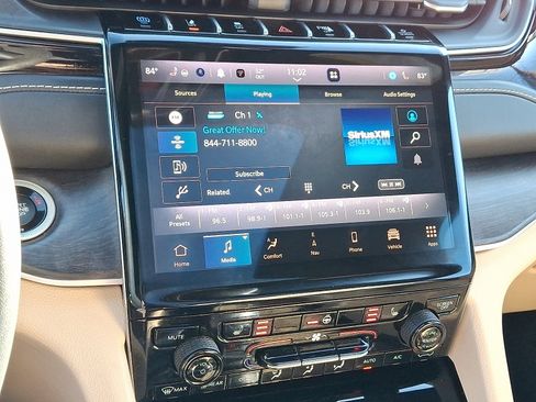 Used 2022 Jeep Grand Cherokee Limited 4xe image 17