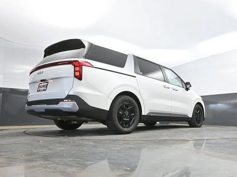 Used 2026 Kia Carnival FWD image 42