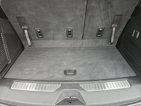 Used 2021 Chevrolet Tahoe RST RWD image 2
