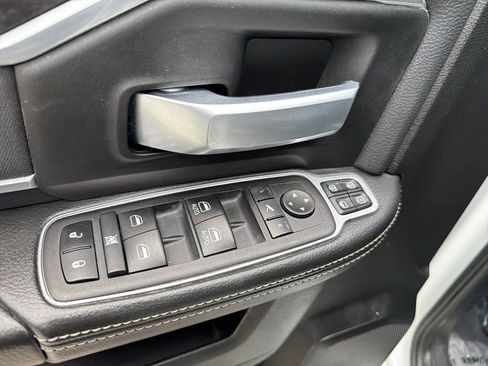 Used 2024 RAM 2500 Big Horn AWD/4WD image 21