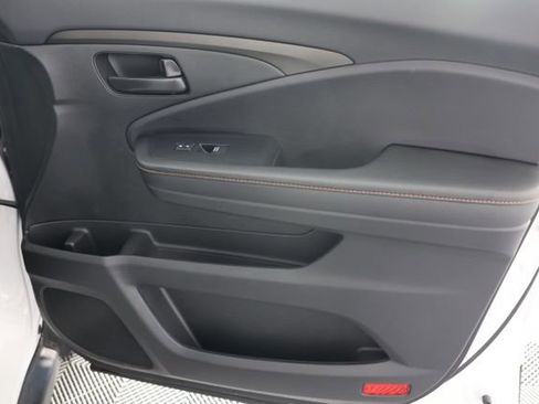 Used 2025 Honda Passport TrailSport image 29