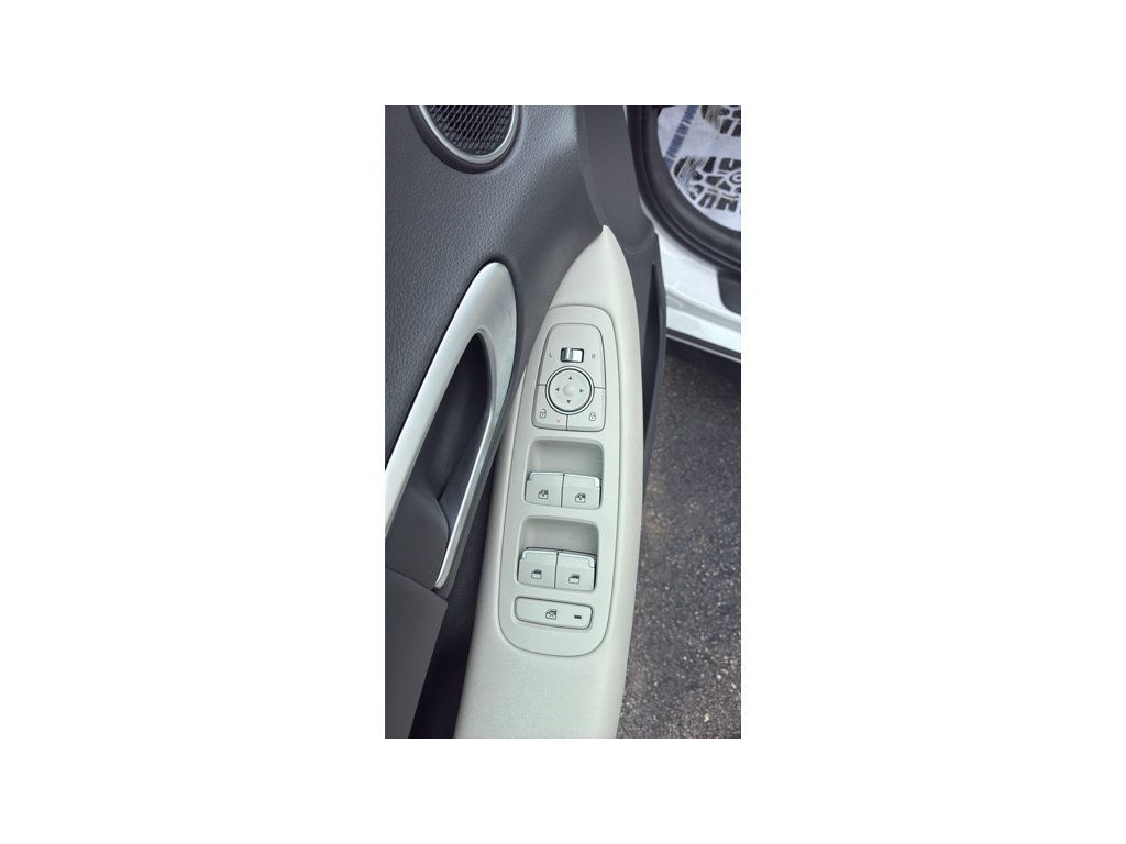 Used 2024 Hyundai Sonata SEL FWD image 12