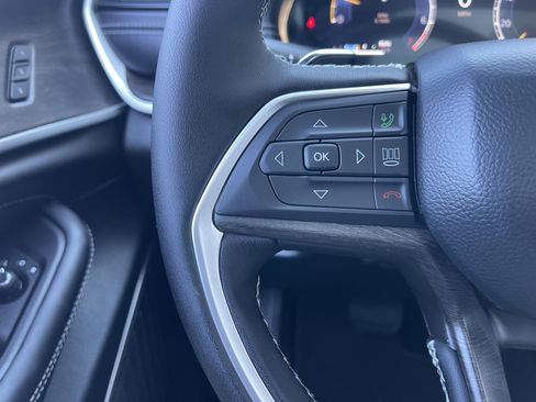 New 2026 Jeep Grand Cherokee Limited Reserve image 34