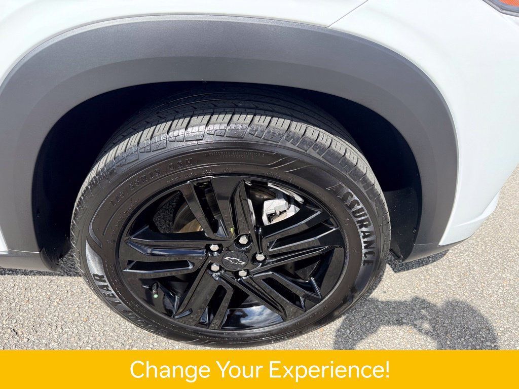 Used 2025 Chevrolet Trax ACTIV w/ Driver Confidence Package FWD image 35
