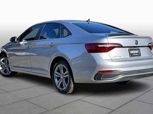 Used 2024 Volkswagen Jetta SE w/ Panoramic Sunroof Package image 12