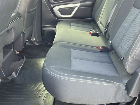 Used 2017 Nissan Titan SV image 28