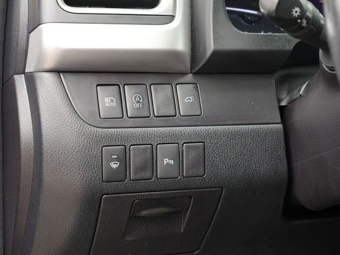 Used 2018 Toyota Highlander Limited AWD/4WD image 17