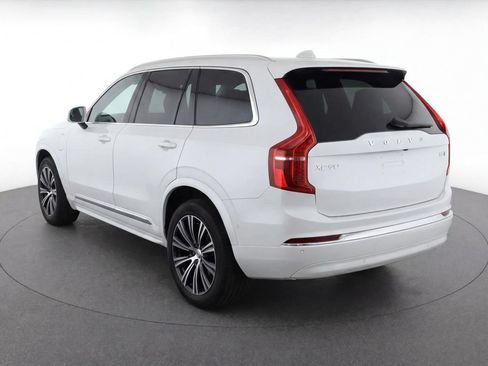 Certified 2023 Volvo XC90 T8 Plus AWD/4WD image 3