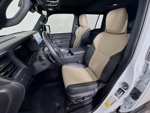 Certified 2025 Lexus GX 550 AWD/4WD image 22