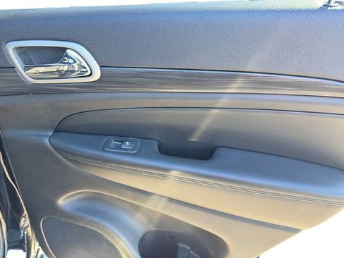 Certified 2021 Jeep Grand Cherokee Laredo image 18