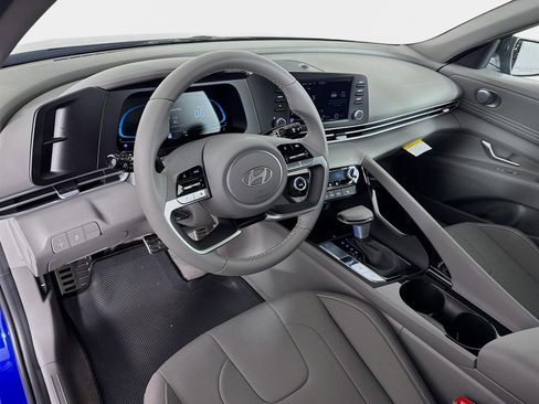 New 2026 Hyundai Elantra SEL Sport FWD image 9
