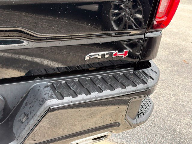 Used 2022 GMC Sierra 1500 AT4 w/ AT4 Preferred Package AWD/4WD image 8