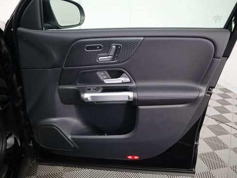 Certified 2025 Mercedes-Benz GLB 250 image 26