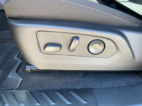 New 2026 GMC Canyon Elevation w/ Convenience Package image 3