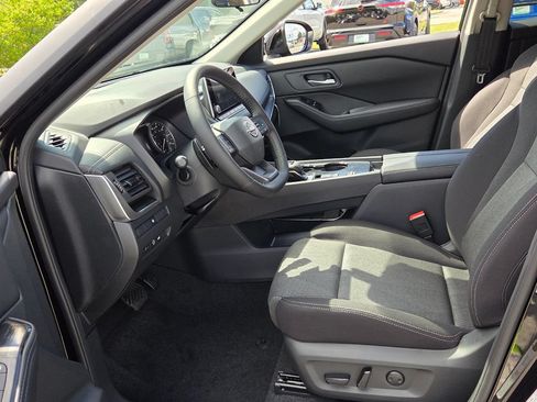 New 2026 Nissan Rogue SV FWD image 3
