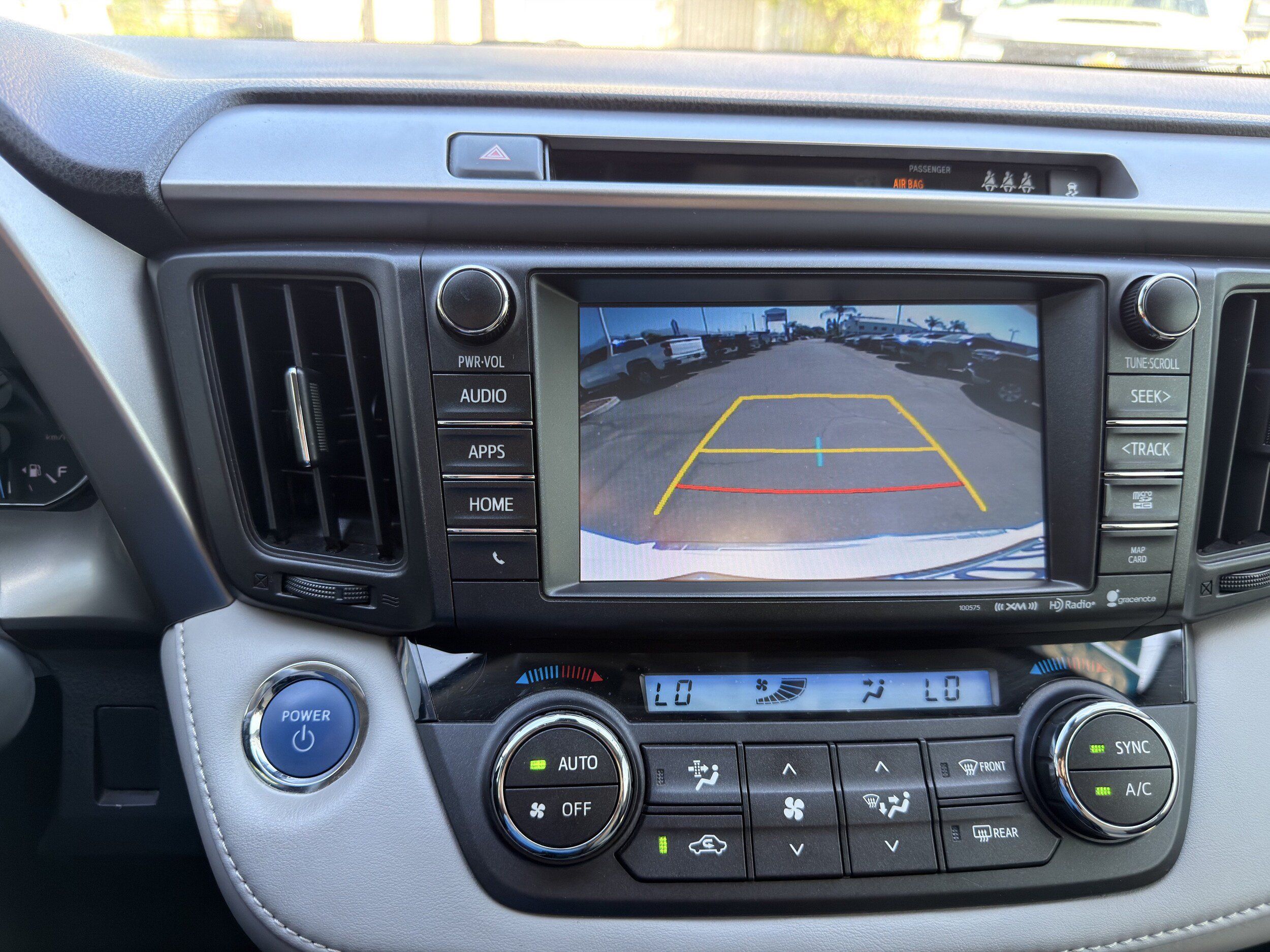 Used 2018 Toyota RAV4 XLE w/ Carpet Mat Package AWD/4WD image 37