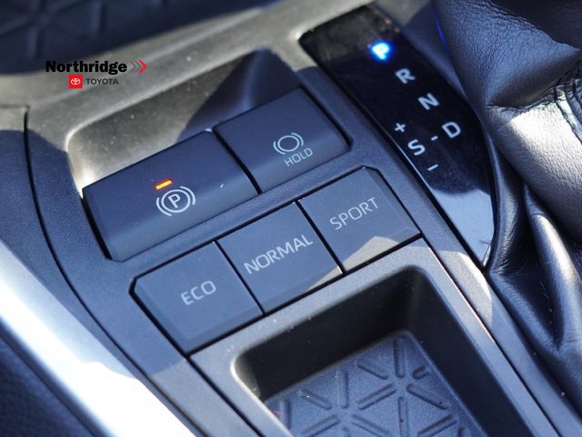 Used 2019 Toyota RAV4 XLE w/ Carpet Mat Package FWD image 32