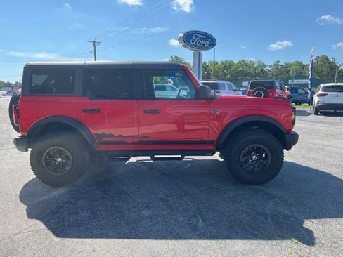 Used 2022 Ford Bronco Wildtrak image 4