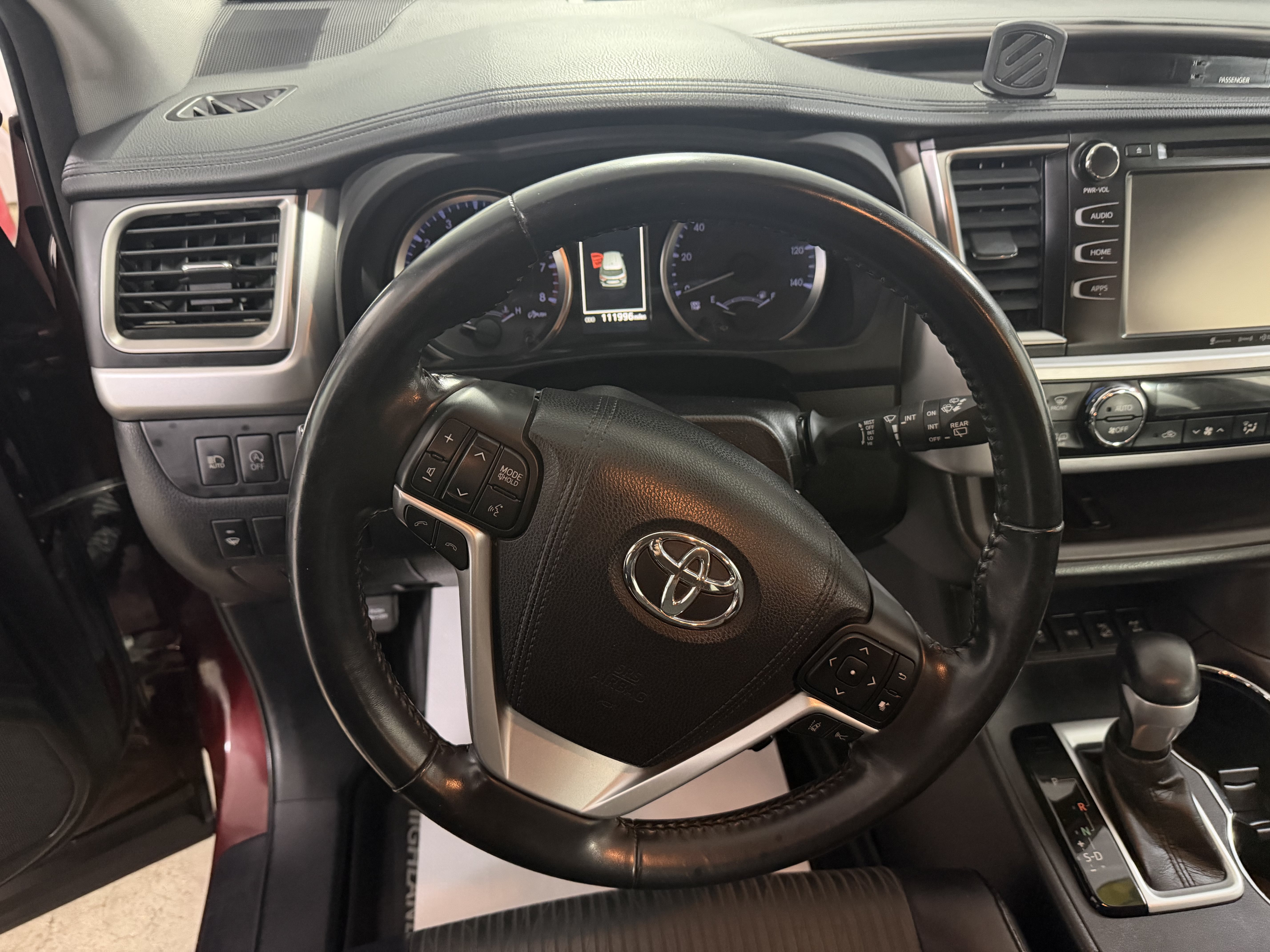 Used 2018 Toyota Highlander Plus AWD/4WD image 10
