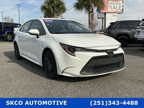Used 2021 Toyota Corolla LE image 7