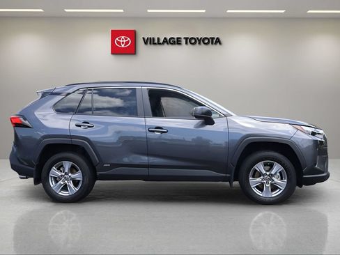 Certified 2025 Toyota RAV4 LE AWD/4WD image 6