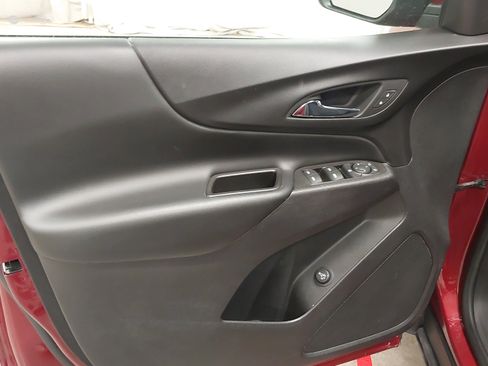 Used 2020 Chevrolet Equinox LT image 24