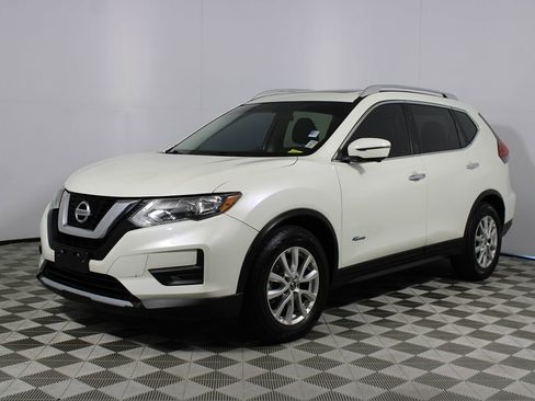 Used 2017 Nissan Rogue SV w/ HEV Premium Package FWD image 3