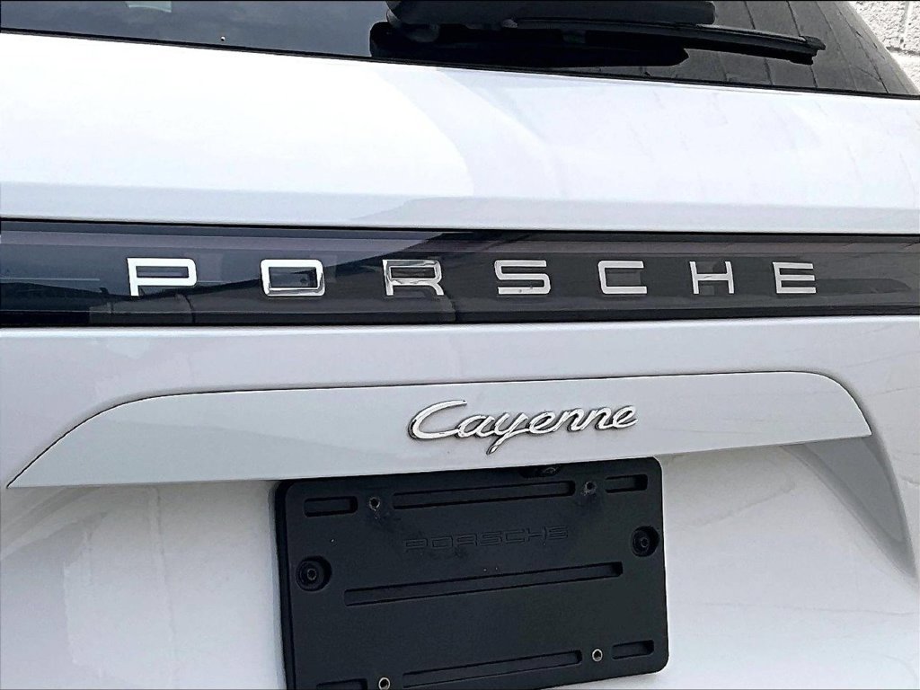Certified 2023 Porsche Cayenne AWD/4WD image 13