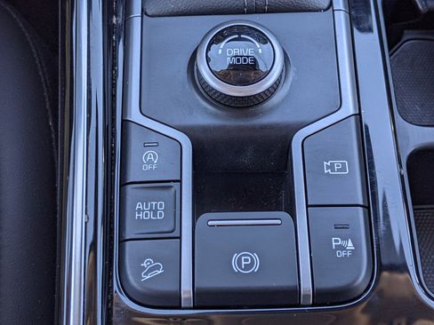 Certified 2022 Kia Sorento SX image 30