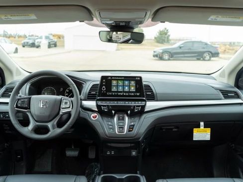 Used 2023 Honda Odyssey Touring image 16