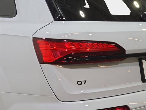 Certified 2025 Audi Q7 2.0T Premium Plus w/ Premium Plus Package image 35
