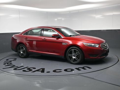 Used 2015 Ford Taurus SEL w/ Equipment Group 201A FWD image 2