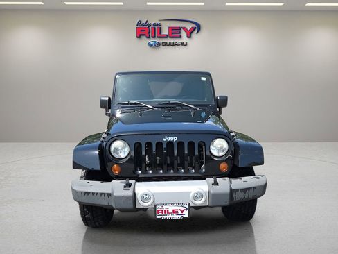 Used 2012 Jeep Wrangler Unlimited Sahara w/ Dual Top Group image 8