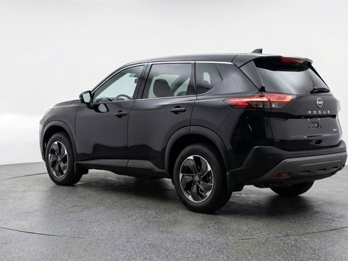 Used 2025 Nissan Rogue SV image 6