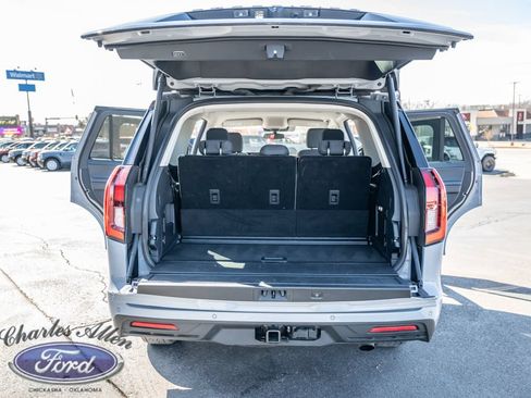 Used 2025 Ford Expedition Active AWD/4WD image 17