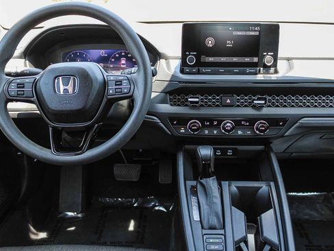 Used 2025 Honda Accord SE image 15