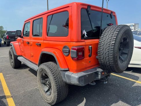 Used 2018 Jeep Wrangler Unlimited Sahara w/ Dual Top Group AWD/4WD image 9