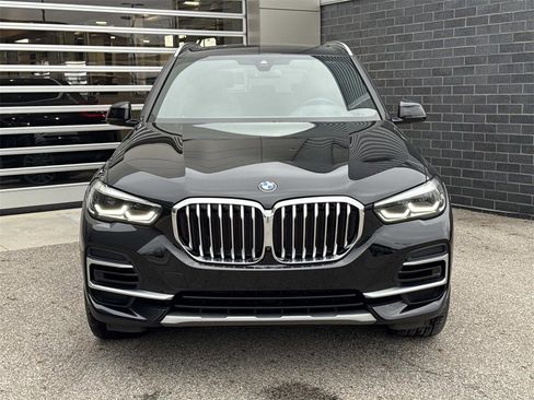 Used 2022 BMW X5 xDrive40i w/ Premium Package image 2