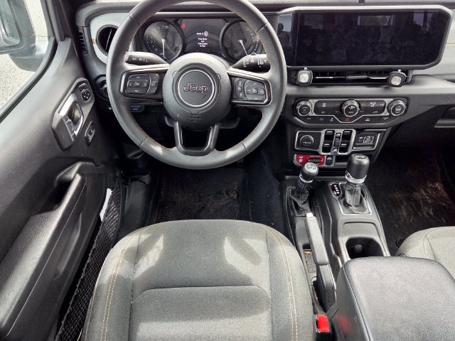 Used 2024 Jeep Wrangler Unlimited AWD/4WD image 7