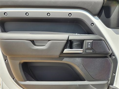 New 2025 Land Rover Defender 110 V8 image 16