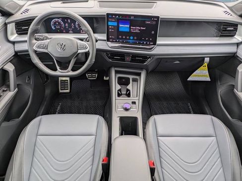 New 2026 Volkswagen Tiguan SE R-Line FWD image 15
