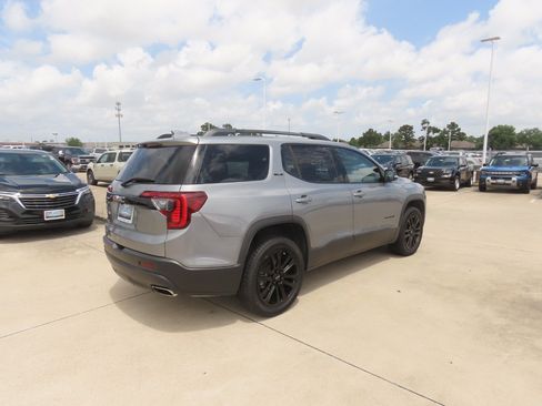 Used 2023 GMC Acadia SLE w/ Driver Convenience Package FWD image 11
