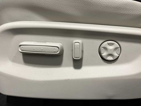 New 2026 Honda Odyssey Touring image 14