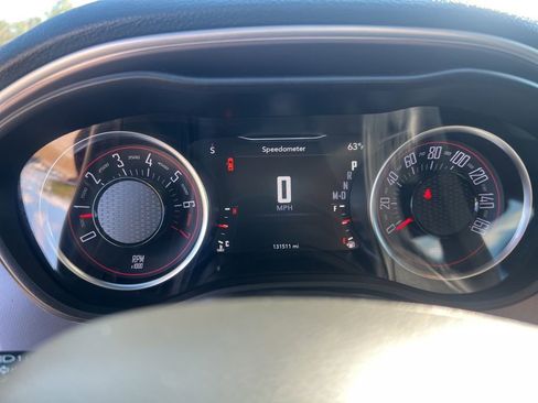 Used 2020 Dodge Challenger SXT RWD image 29