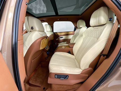 Certified 2017 Bentley Bentayga AWD/4WD image 24