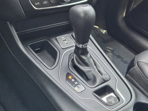Used 2022 Jeep Cherokee Latitude Lux image 21