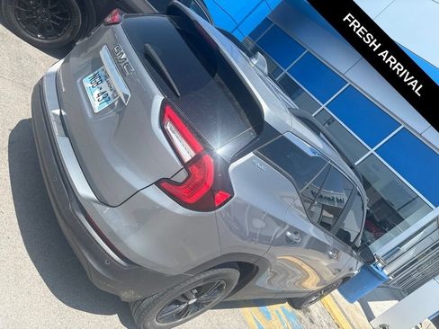 Used 2023 GMC Terrain SLE w/ Driver Convenience Package FWD image 4