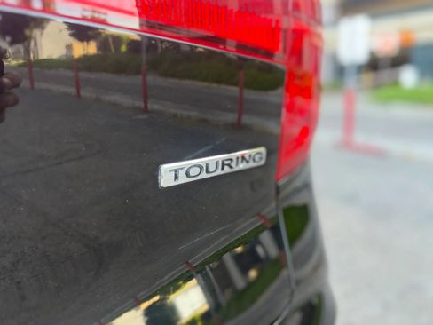 Used 2016 Honda Pilot Touring image 16