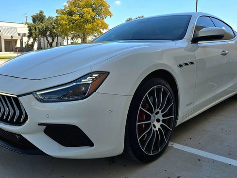 Used 2018 Maserati Ghibli S GranSport RWD image 5